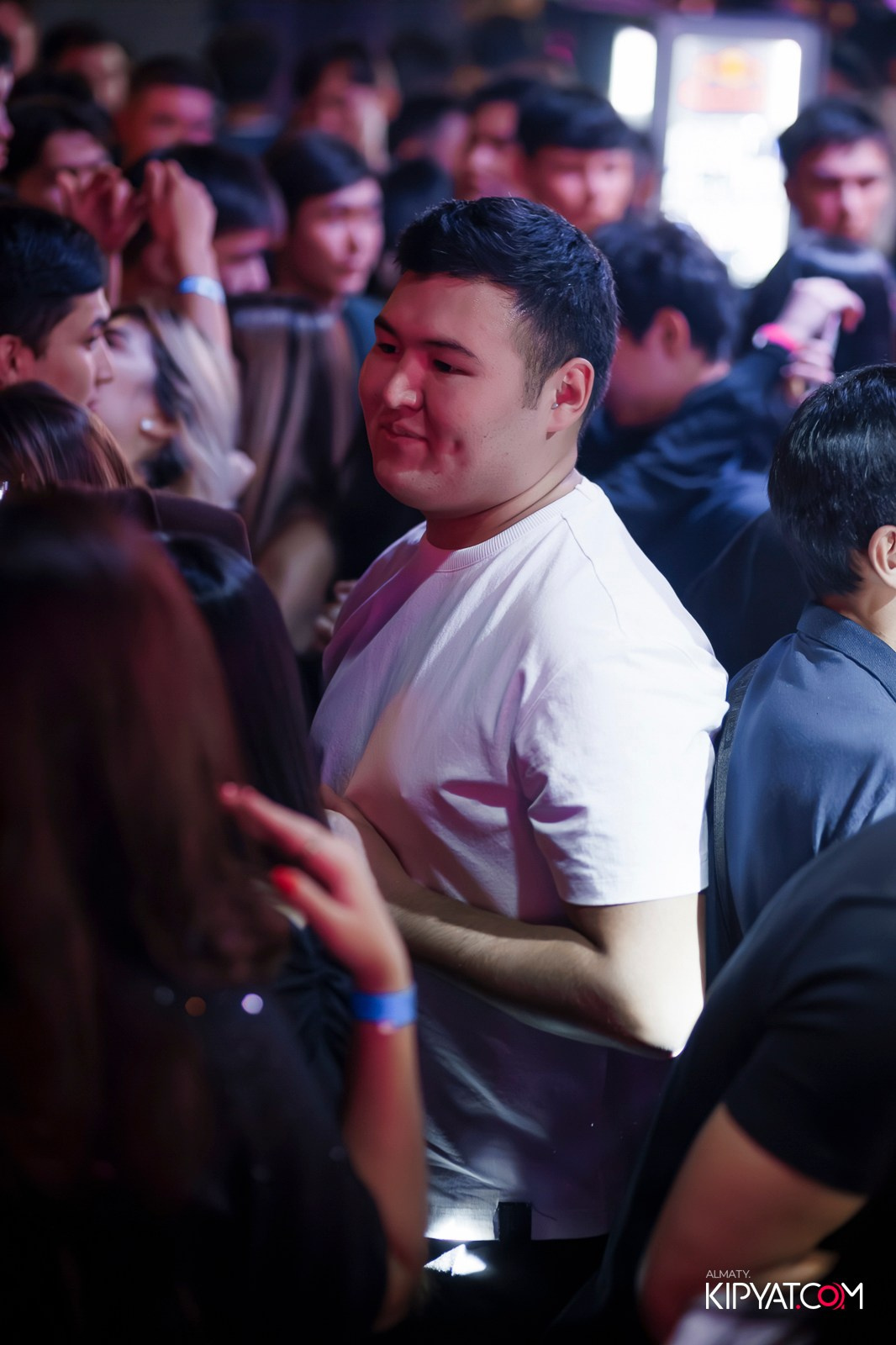 UYAT EMES BAR. КИПЯТКОМ АЛМАТЫ!