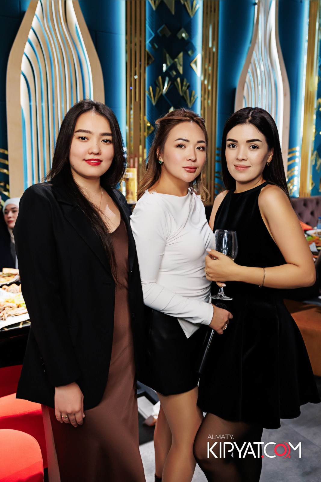 ЗАЯ, НА БИС. КИПЯТКОМ АЛМАТЫ!