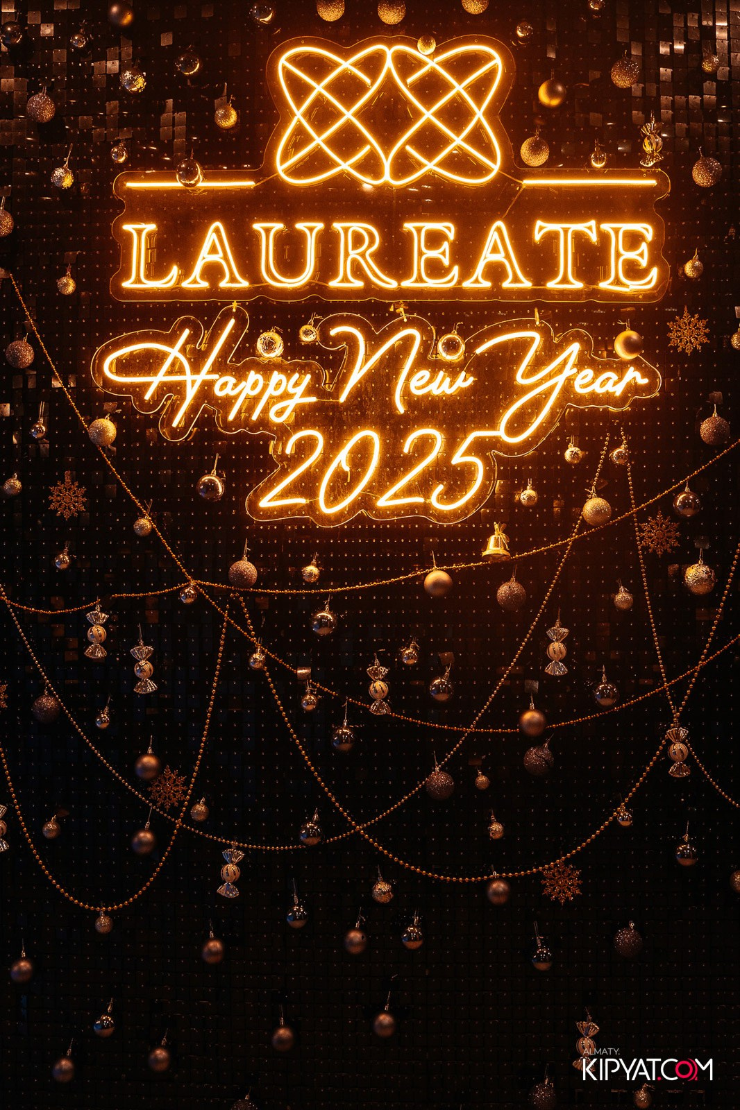 LAUREATE GRAND CAFÉ. КИПЯТКОМ АЛМАТЫ!