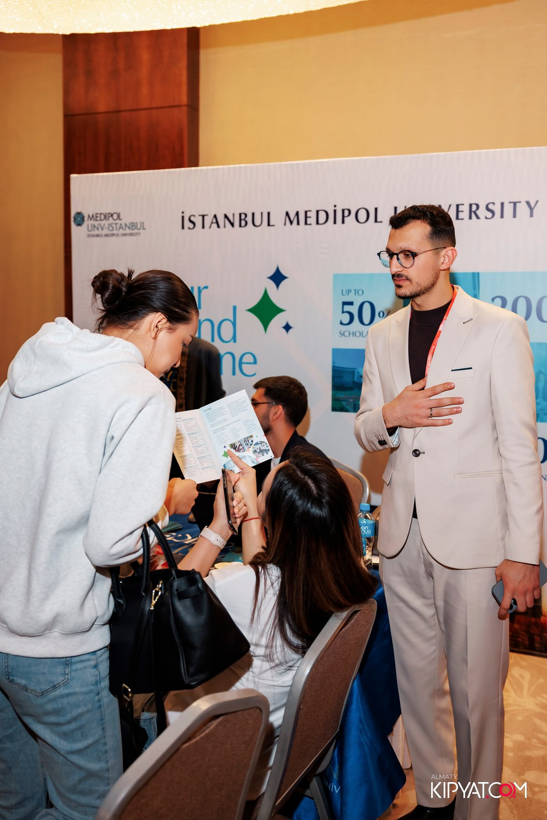 ВЫСТАВКА ТУРЕЦКИХ УНИВЕРСИТЕТОВ. КИПЯТКОМ АЛМАТЫ! Фотосъемка мероприятий в Алматы