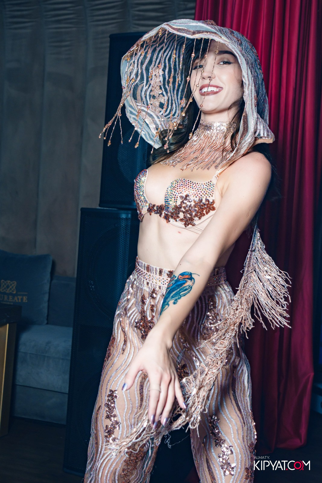 LAUREATE KARAOKE HALL. КИПЯТКОМ АЛМАТЫ!