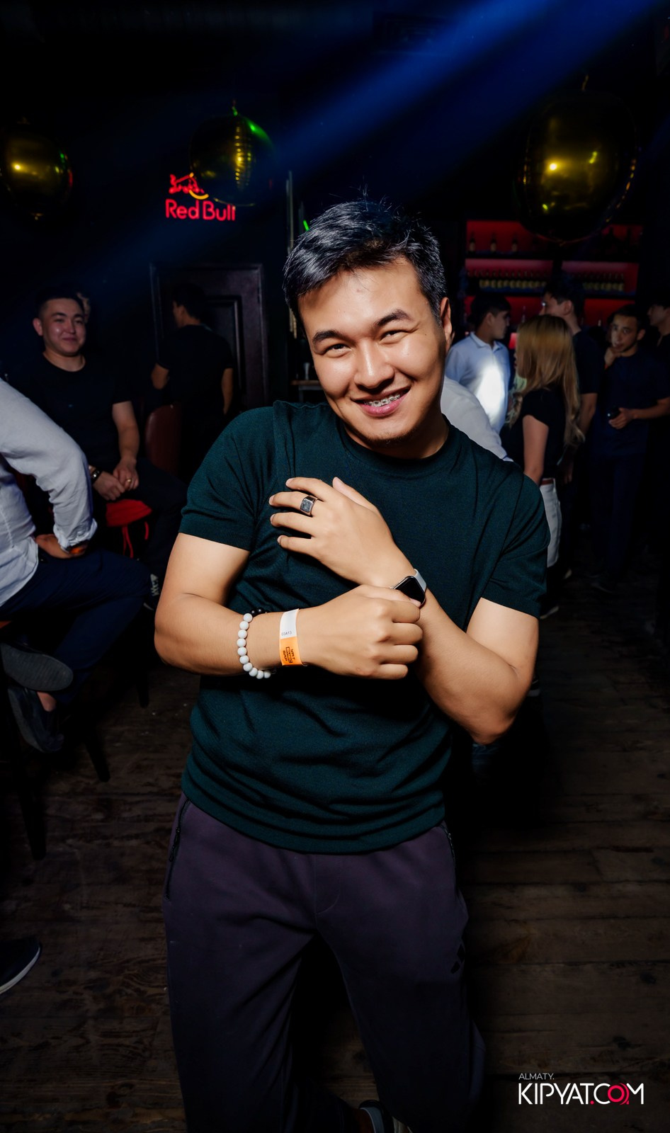 UYAT EMES BAR. КИПЯТКОМ АЛМАТЫ!