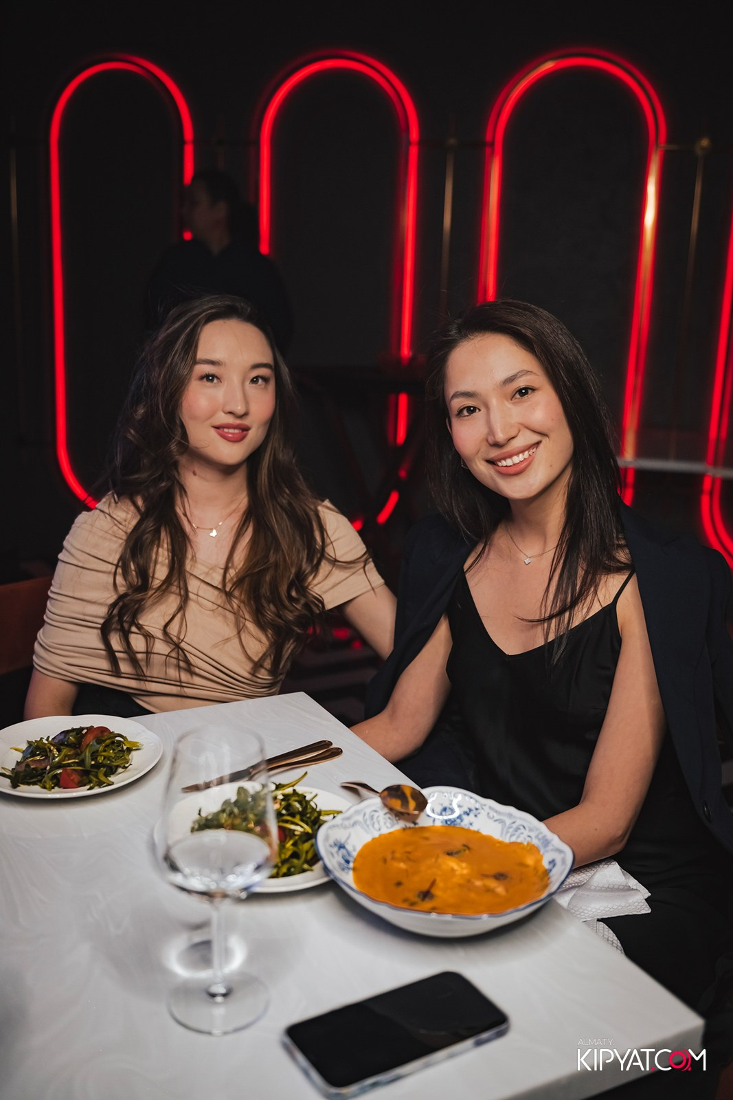 QUEEN. КИПЯТКОМ АЛМАТЫ!