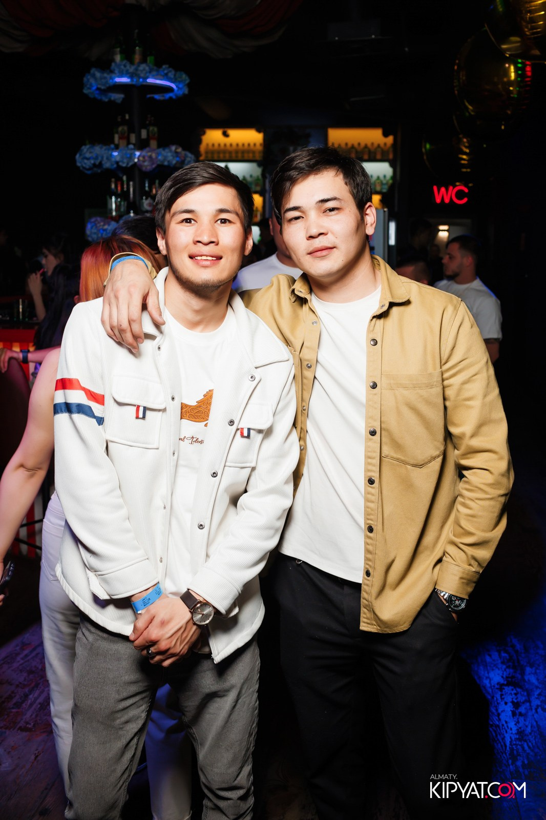 UYAT EMES BAR. КИПЯТКОМ АЛМАТЫ!