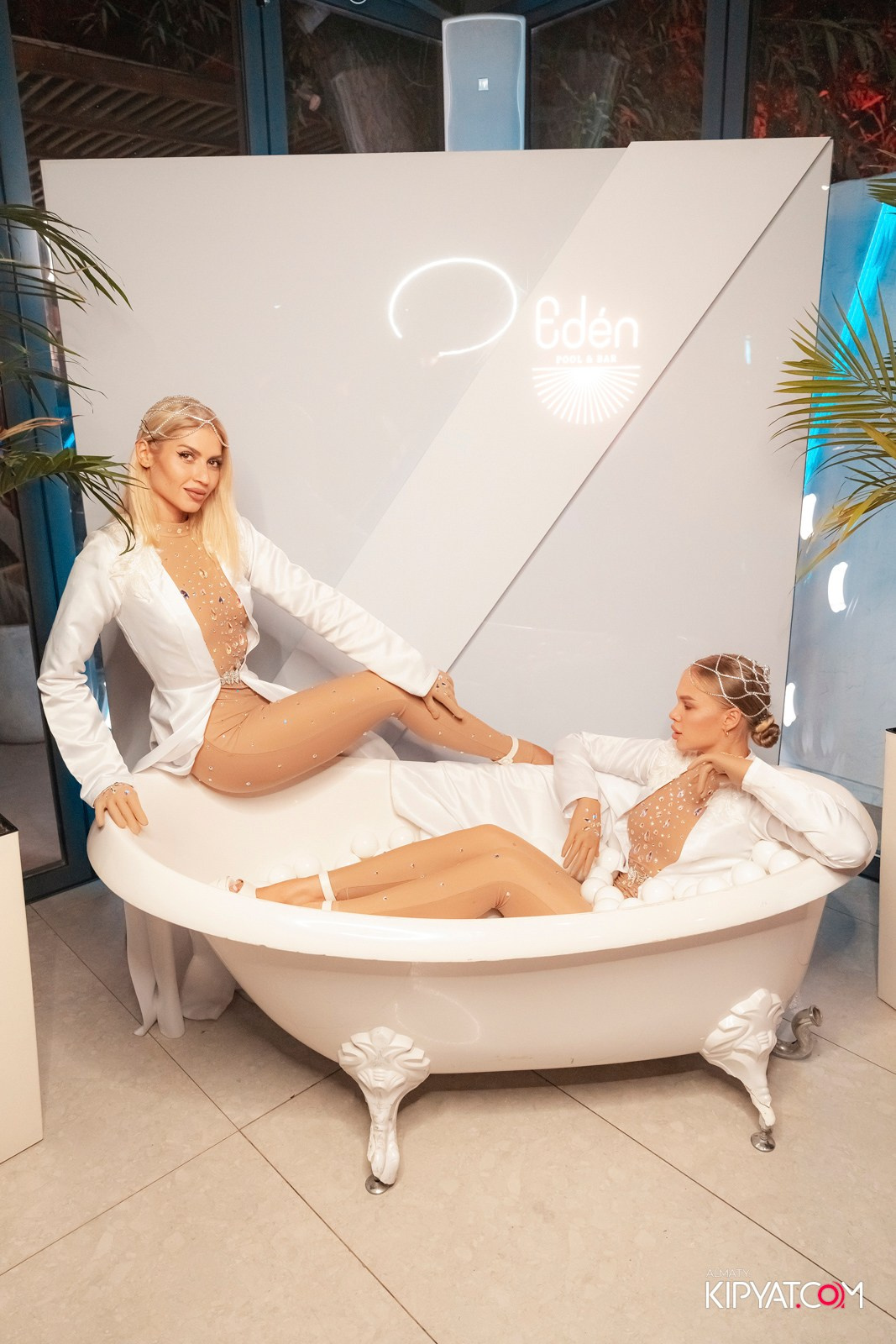 EDEN POOL & BAR. КИПЯТКОМ АЛМАТЫ!