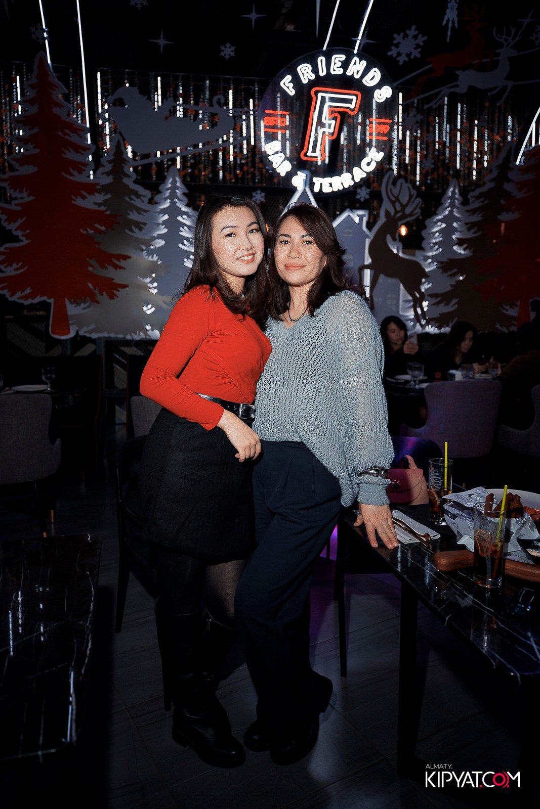 FRIENDS BAR & TERRACE. КИПЯТКОМ АЛМАТЫ! Фотосъемка мероприятий в Алматы