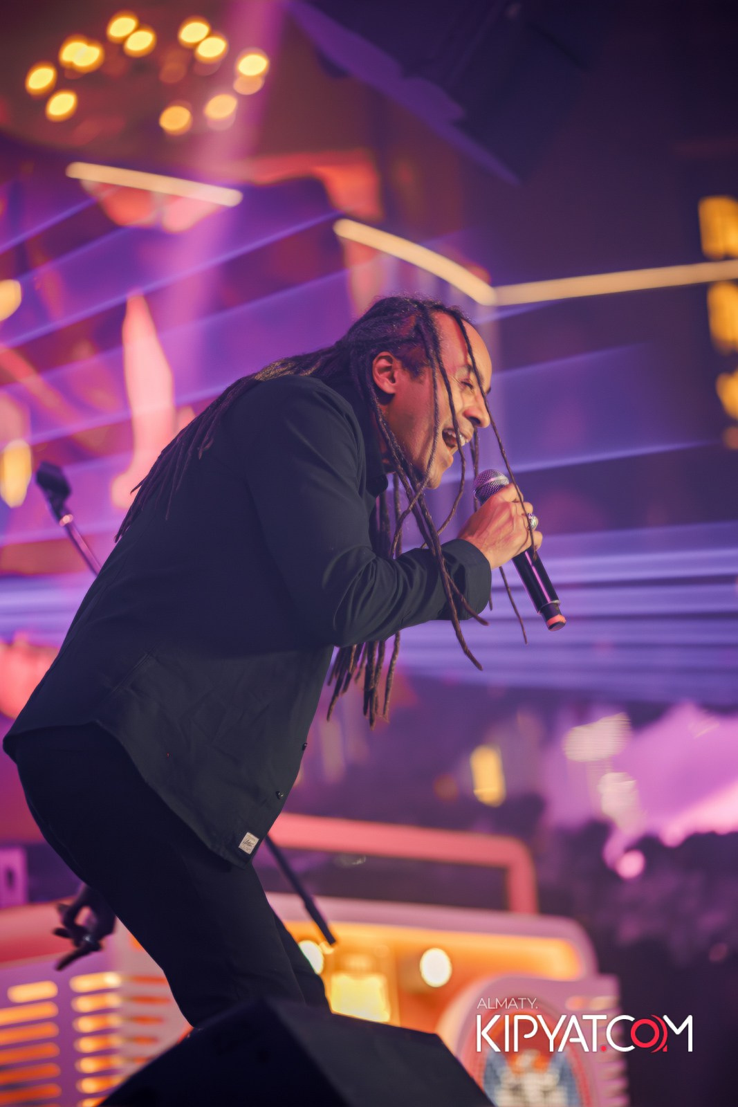 SANTA BARBARA — ПИТ ДЖЕЙСОН (ГР. ПРЕМЬЕР-МИНИСТР) И ИЛЬЯ ЗУДИН (ГР. ДИНАМИТ) НА ПРЕДНОВОГОДНЕЙ ВЕЧЕРИНКЕ. КИПЯТКОМ АЛМАТЫ!