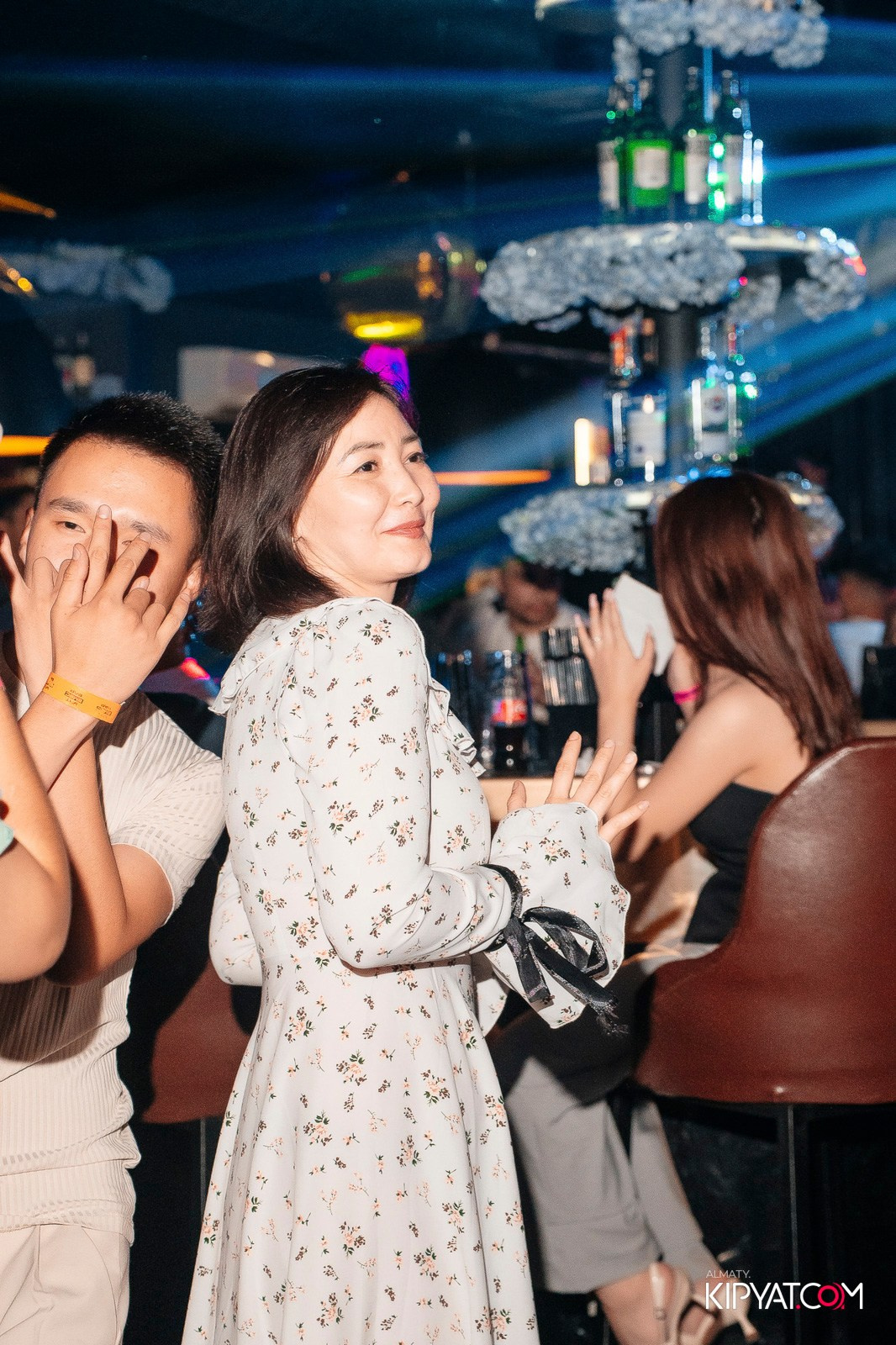 UYAT EMES BAR. КИПЯТКОМ АЛМАТЫ!