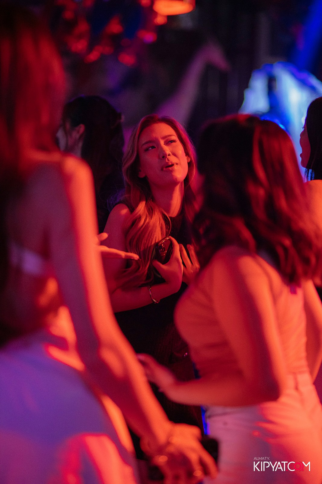 FRIENDS BAR & TERRACE. КИПЯТКОМ АЛМАТЫ!