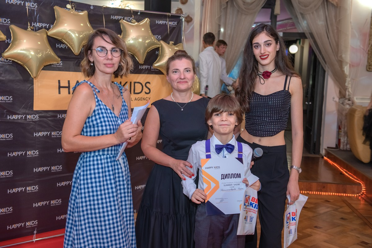 HAPPYkids дефиле санаторий Октябрьский. Семейный и коммерческий фотограф в Сочи Александр Бодунов