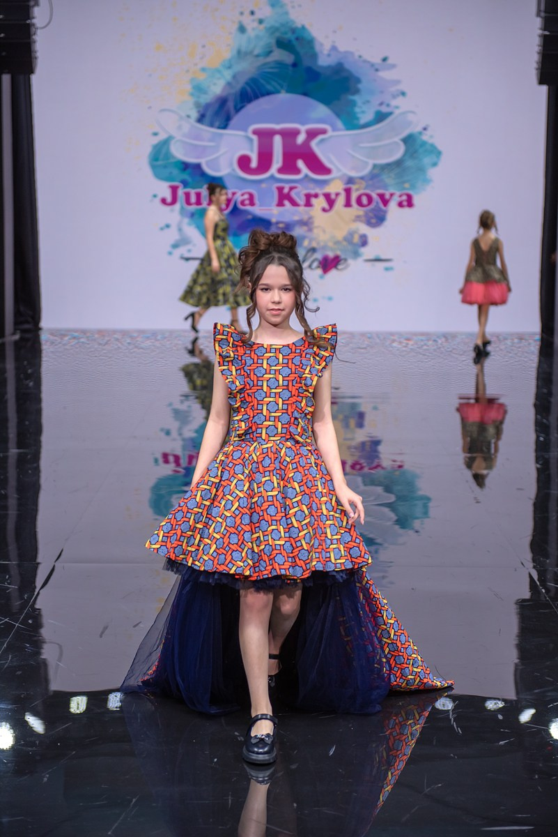 SochiFashionWeek2024 дизайнер Юлия Крылова. Семейный и коммерческий фотограф в Сочи Александр Бодунов