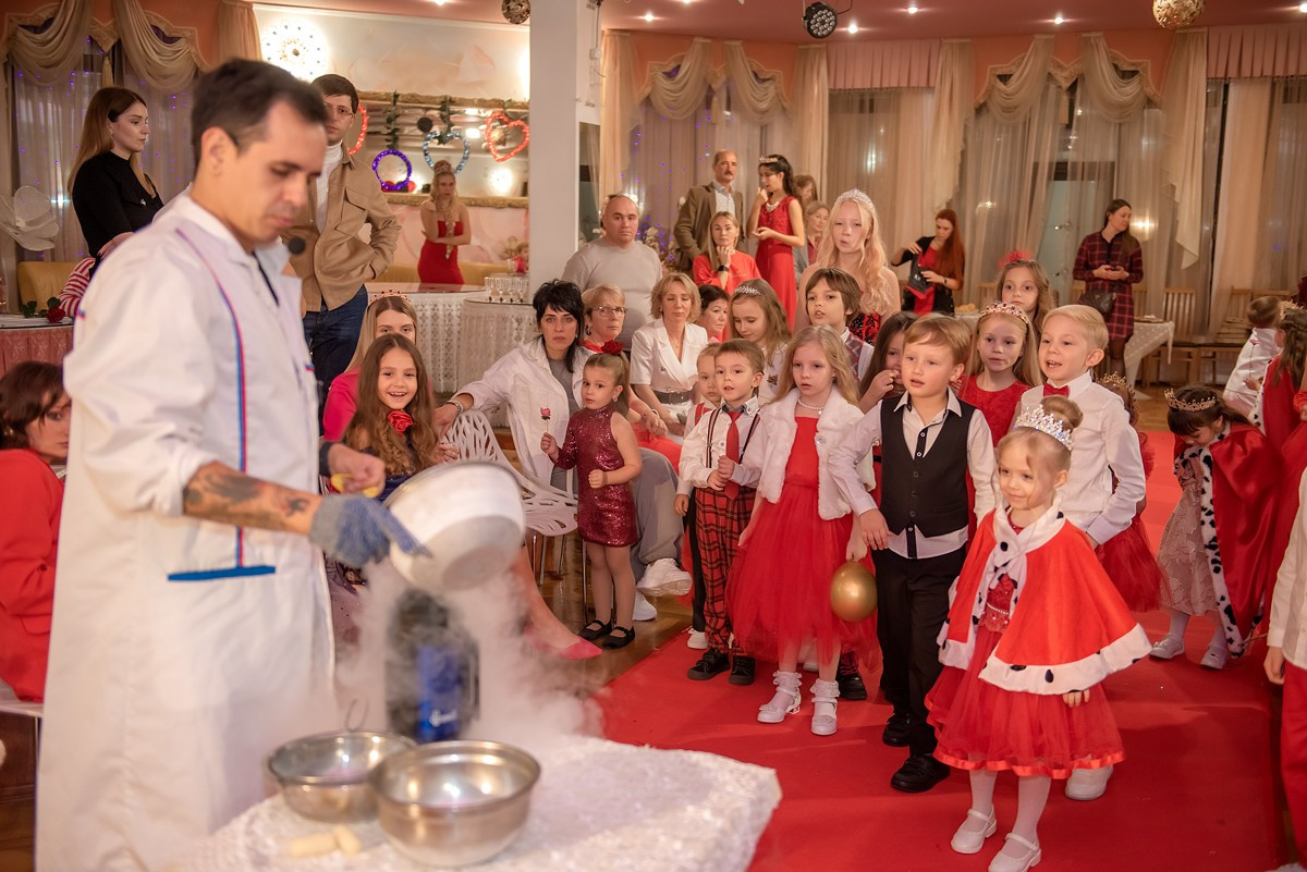 Выпускной в детской школе моделей HAPPYkids 2024. Семейный и коммерческий фотограф в Сочи Александр Бодунов