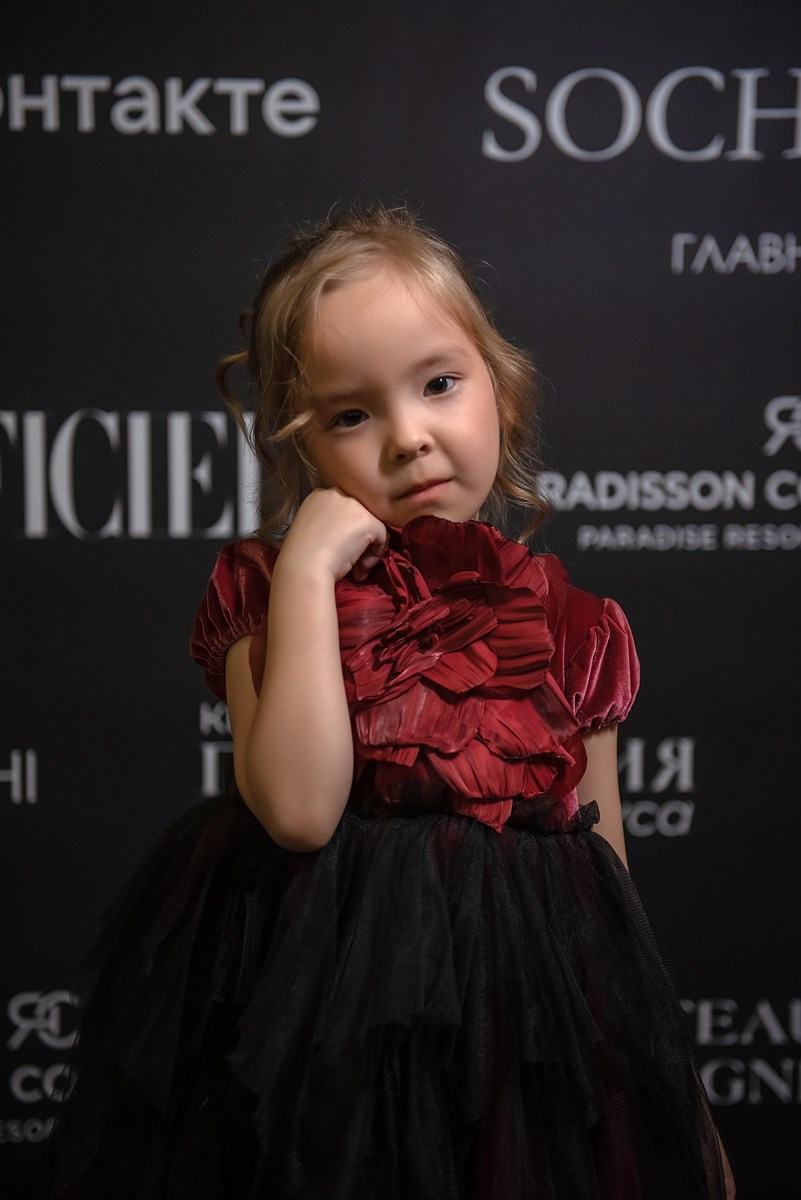 SochiFashionWeek2024 дизайнер Анохина Светлана. Семейный и коммерческий фотограф в Сочи Александр Бодунов
