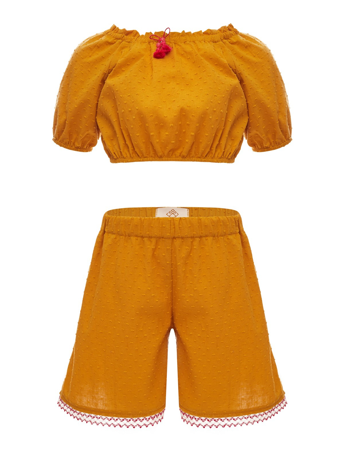 «Профессиональная каталожная фотосъемка детской одежды на манекене с акцентом на детали»