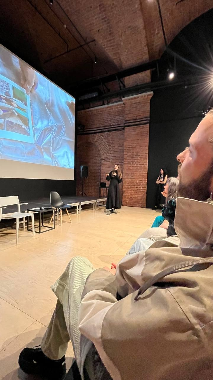 Низина, зин-фестиваль, 28-29.09.2024, пространство «Сообщество», Новая Голландия, Санкт-Петербург. Лера Круглова