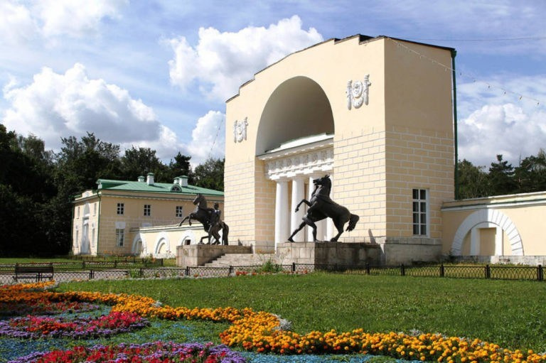 Красивые места для фотосессии в Москве для свадебной и семейной съемки