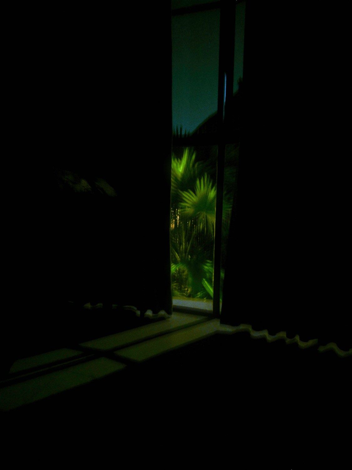 Современная концептуальная фотография о теле, уязвимости и идентичности. Визуальная практика на стиле честности, пост-иронии и искусства.Рекламная фотография, Концептуальная фотография, Современный художник, Психология, Коммерческий фотограф, Репортажный фотограф, Стрит фотография, Арт, Сюрреализм, Мобильная фотография, Снято на айфон, Дима Бурза