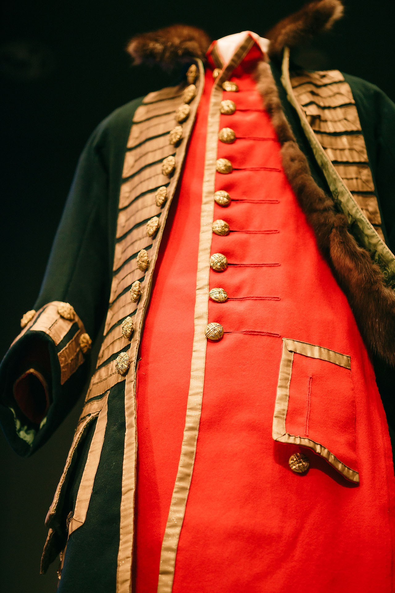 VK | Реставрация костюма Птера Великого. Андрей Цветков — репортажный, свадебный и портретный фотограф в Санкт-Петербурге