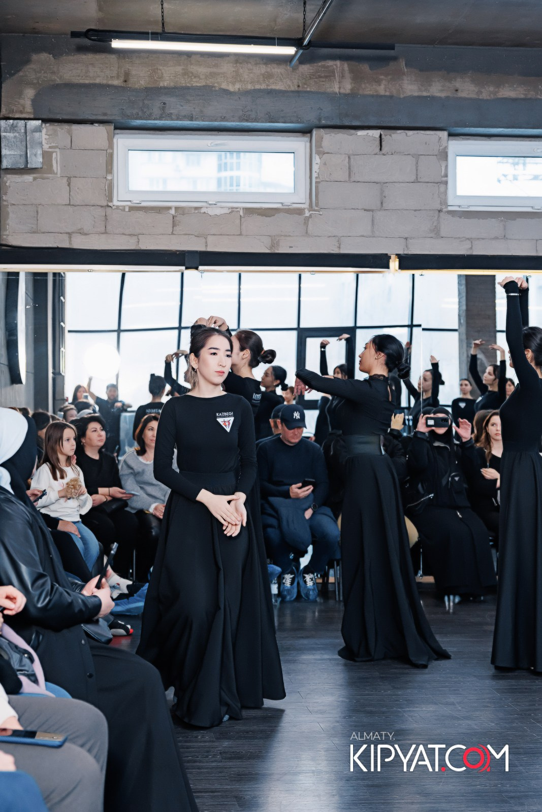 BLOCKBUSTER ТАНЦЕВАЛЬНАЯ АКАДЕМИЯ. КИПЯТКОМ АЛМАТЫ!