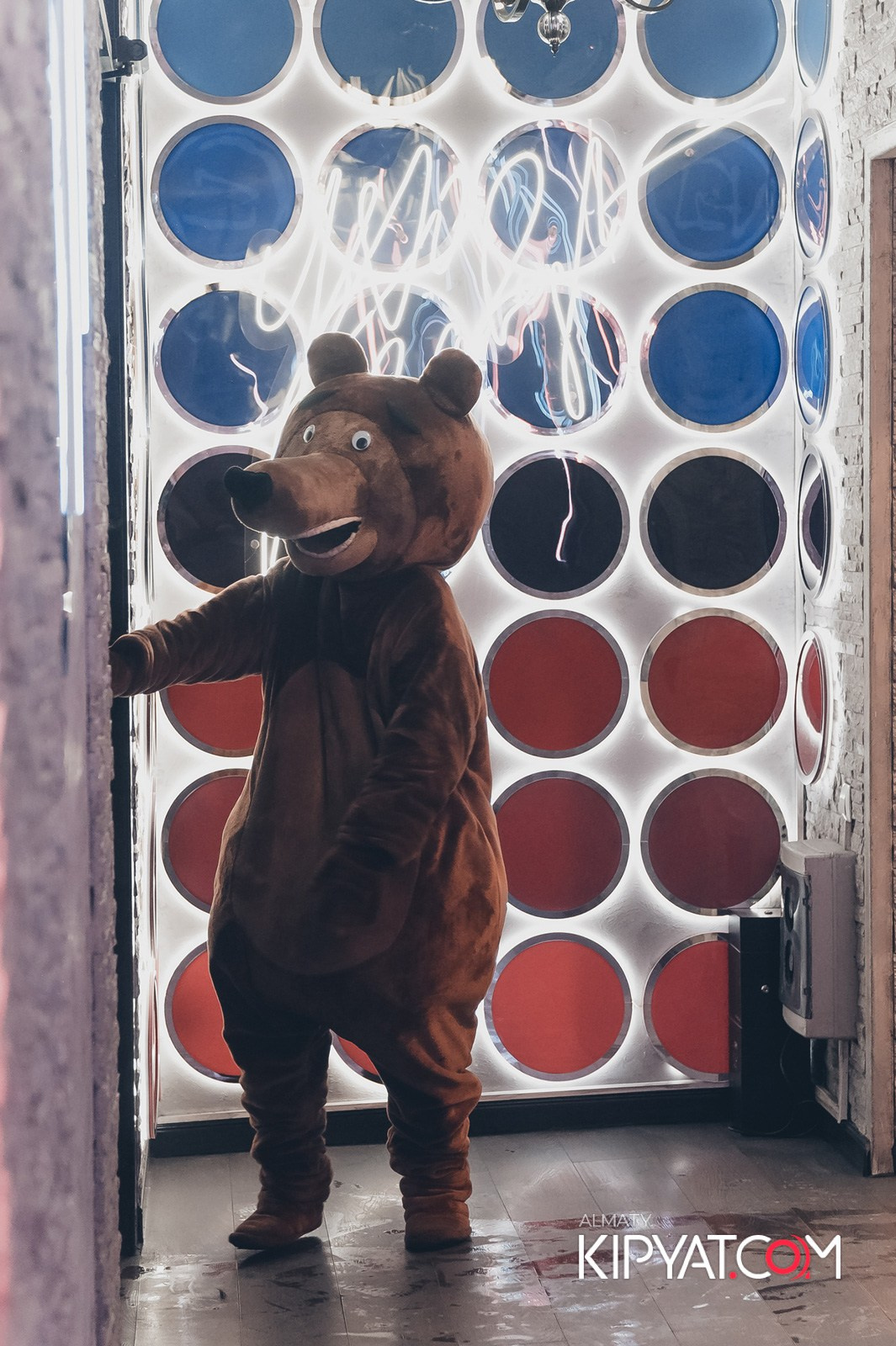 УХО И МЕДВЕДЬ НА ГАГАРИНА. КИПЯТКОМ АЛМАТЫ!