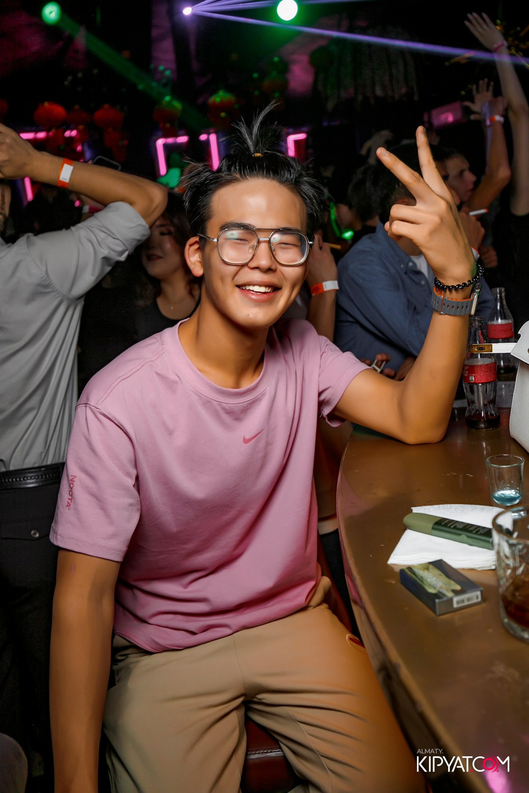 UYAT EMES BAR. КИПЯТКОМ АЛМАТЫ!