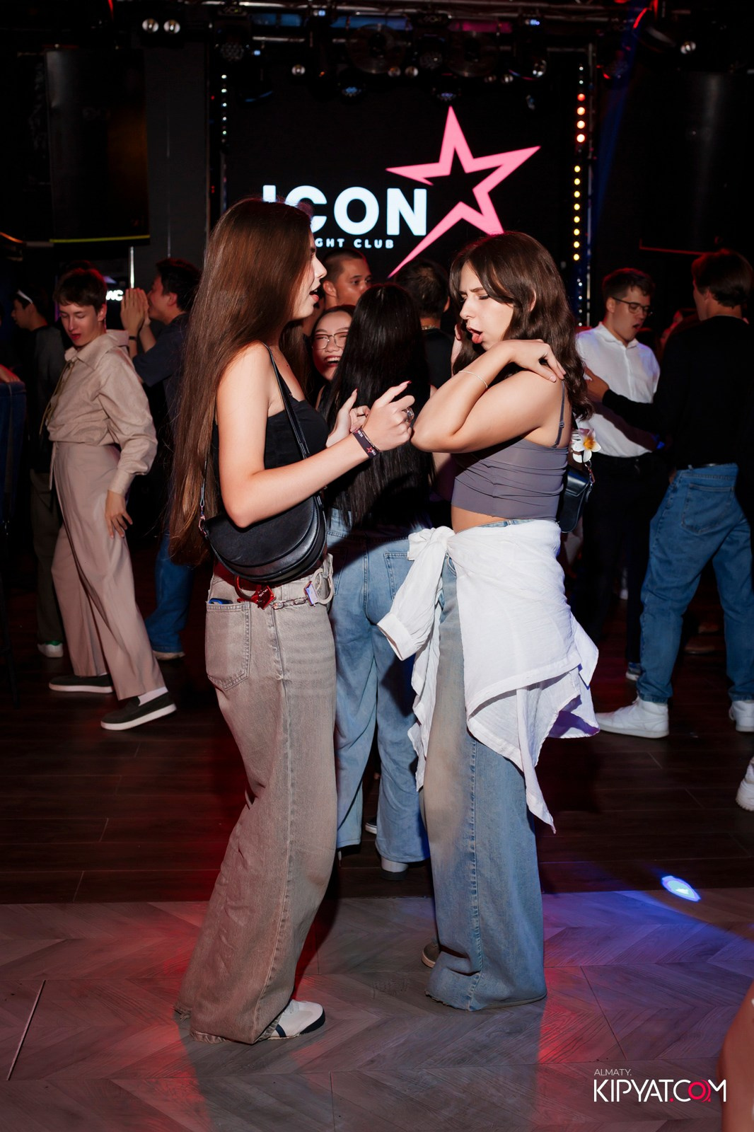 НОЧНОЙ КЛУБ ICON. КИПЯТКОМ АЛМАТЫ!