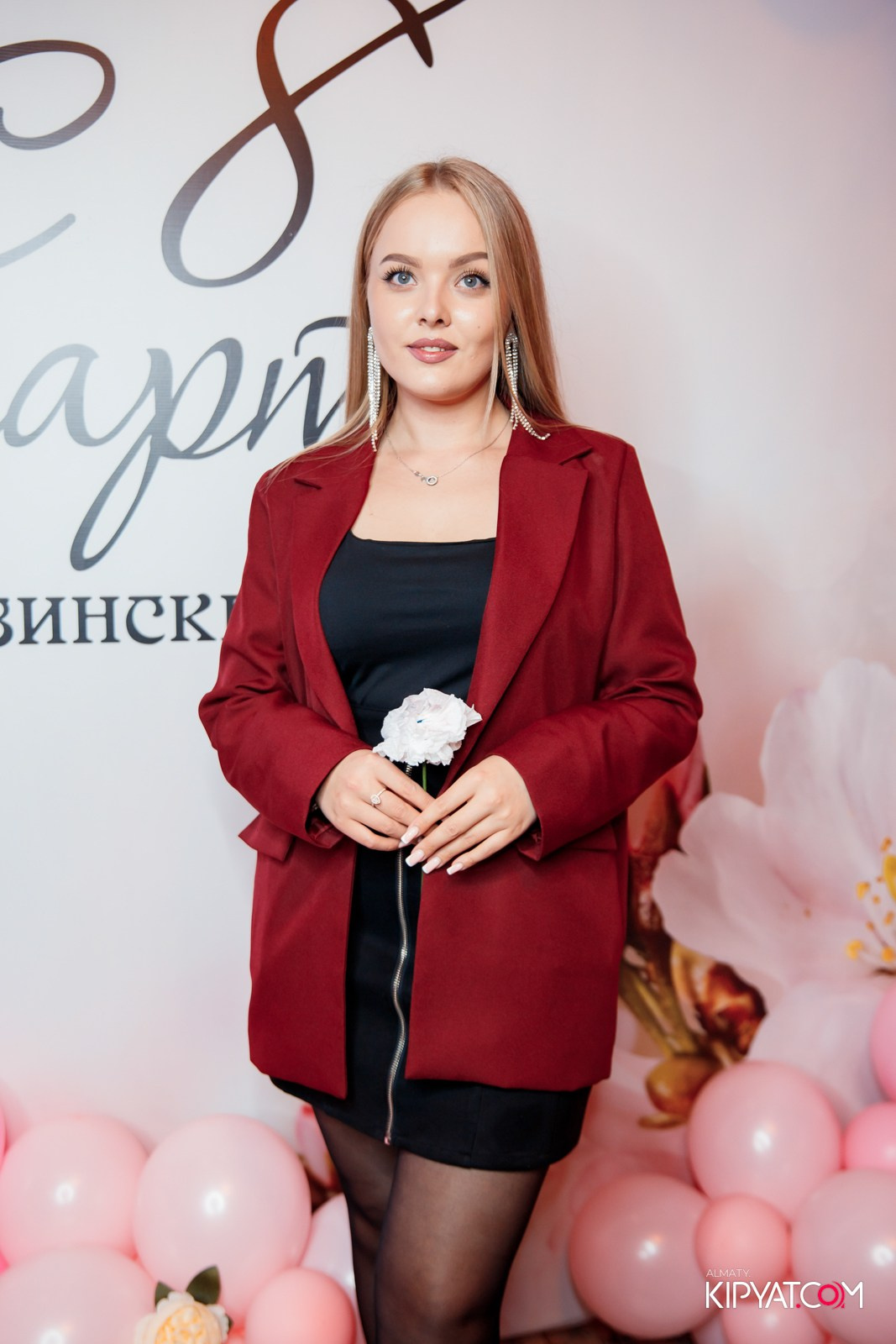 ГРУЗИНСКИЙ ДВОР НА КАБАНБАЙ БАТЫРА. КИПЯТКОМ АЛМАТЫ!