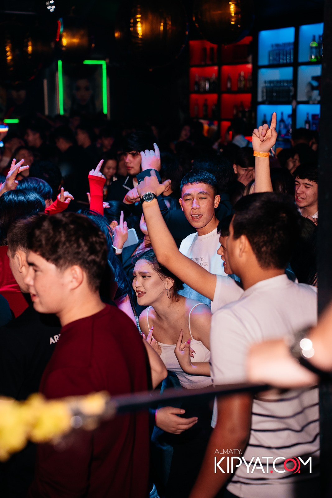 UYAT EMES BAR. КИПЯТКОМ АЛМАТЫ!