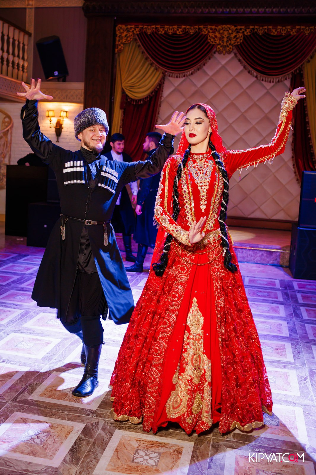 РЕСТОРАН ALAZANI. КИПЯТКОМ АЛМАТЫ!