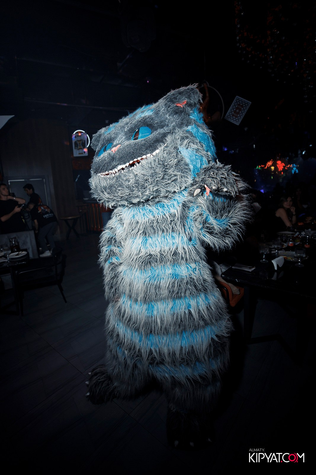 FRIENDS BSR & TERRACE. КИПЯТКОМ АЛМАТЫ!