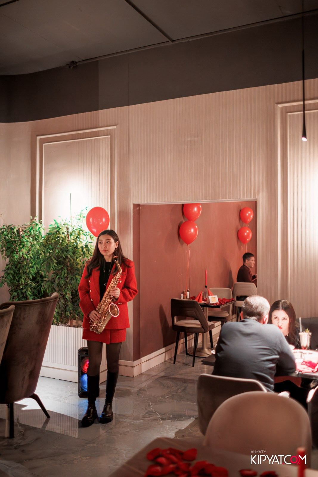 ARABIS НА ГАГАРИНА. КИПЯТКОМ АЛМАТЫ!