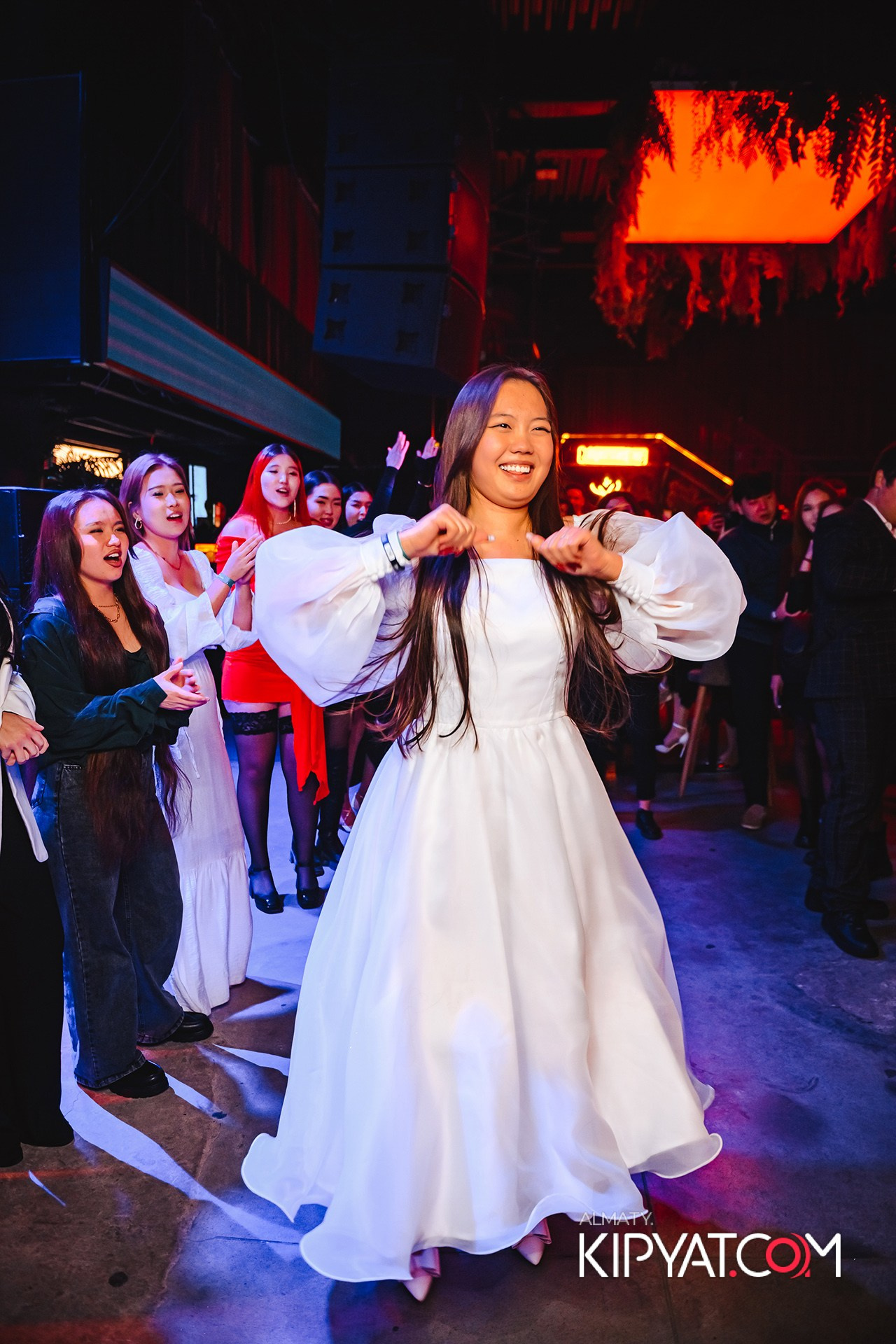 ПОСВЯЩЕНИЕ В СТУДЕНТЫ ''Q'' UNIVERSITY. КИПЯТКОМ АЛМАТЫ!