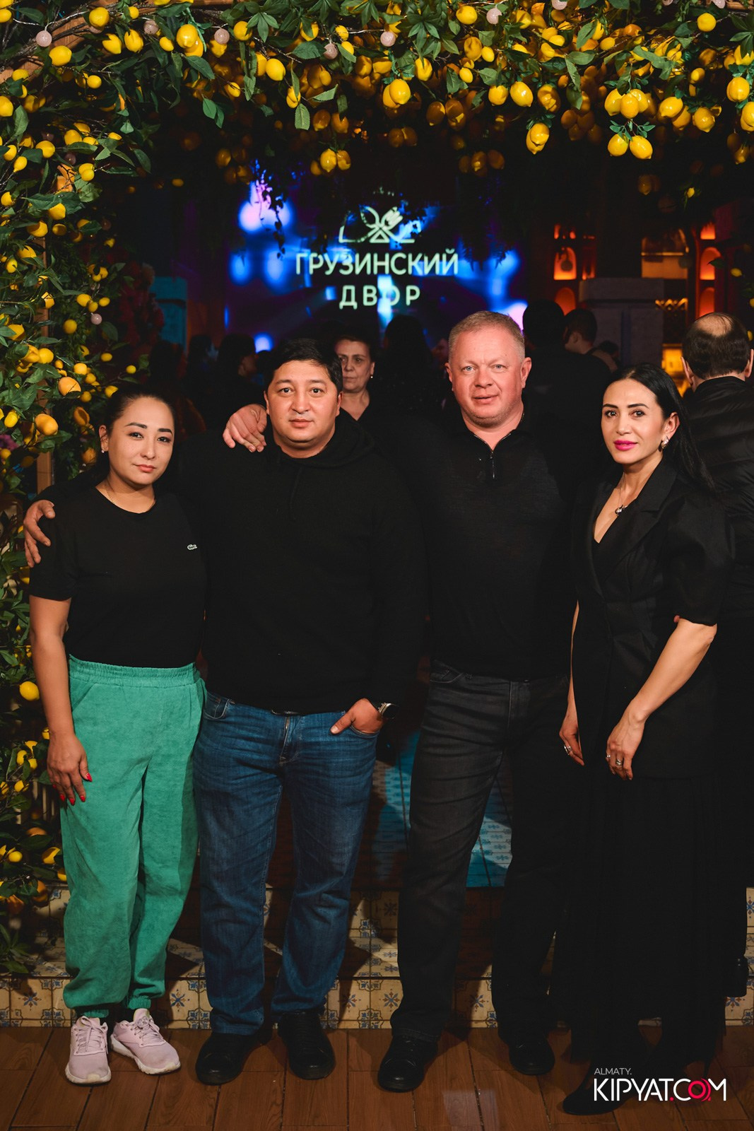 ГРУЗИНСКИЙ ДВОР НА КАБАНБАЙ БАТЫРА. КИПЯТКОМ АЛМАТЫ!