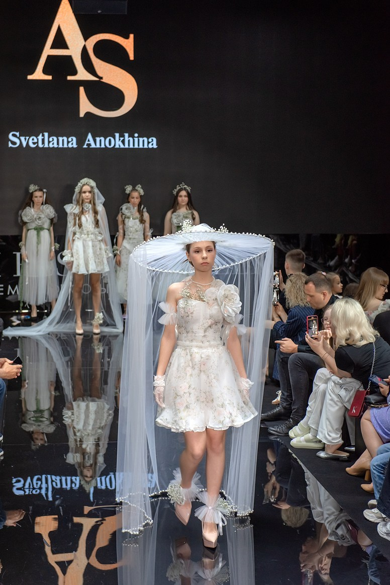 SochiFashionWeek2024 дизайнер Анохина. Семейный и коммерческий фотограф в Сочи Александр Бодунов
