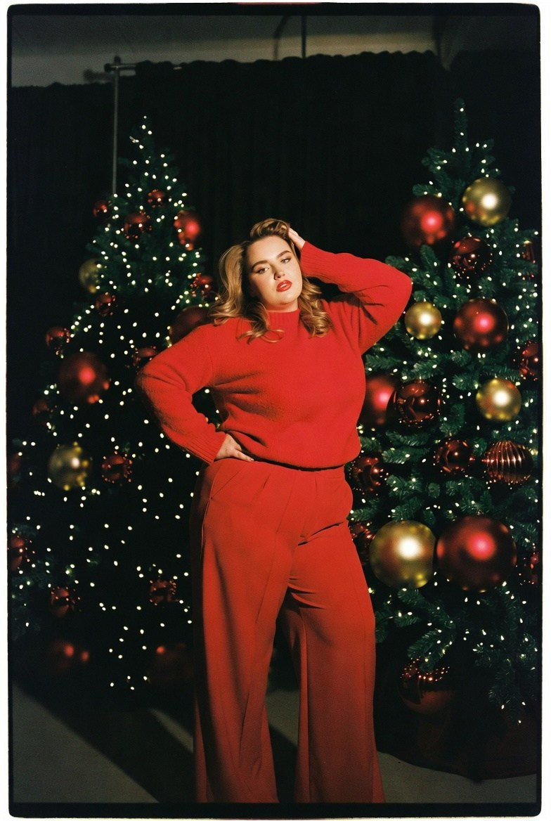 Плюс сайз в красном