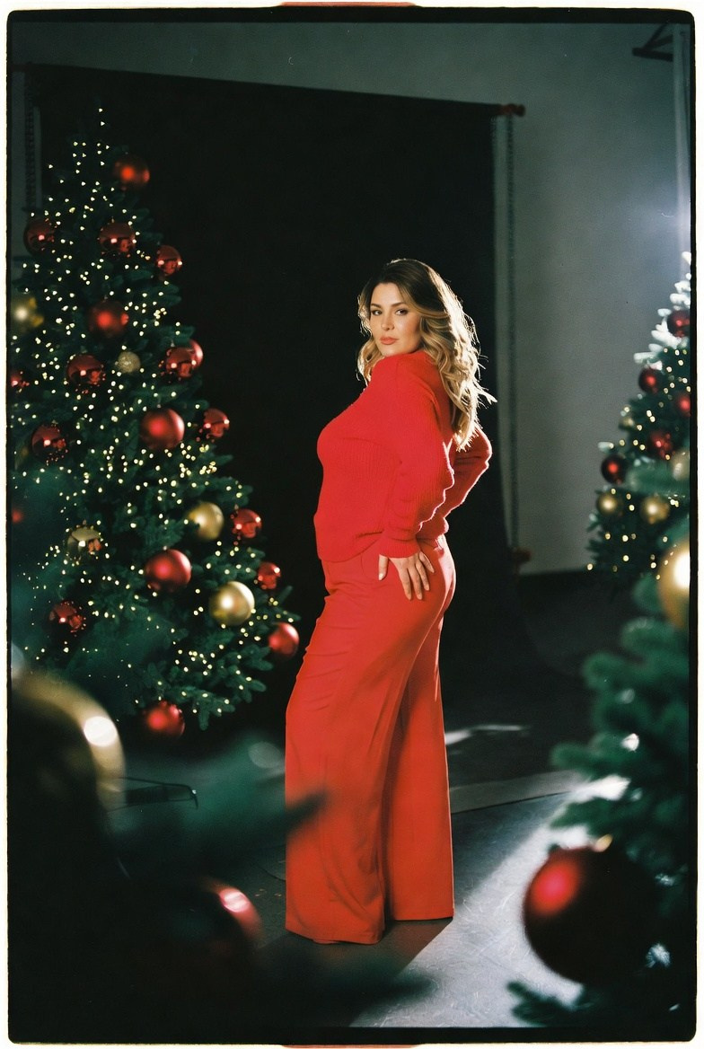 Плюс сайз в красном