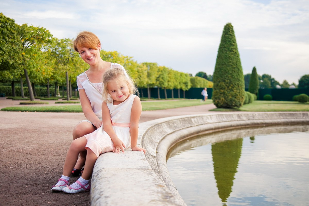 Семейная фотосессия в Петергофе. Фотограф крещение венчание в Петербурге! Помогает подобрать храм и посоветовал душевного батюшку в СПб