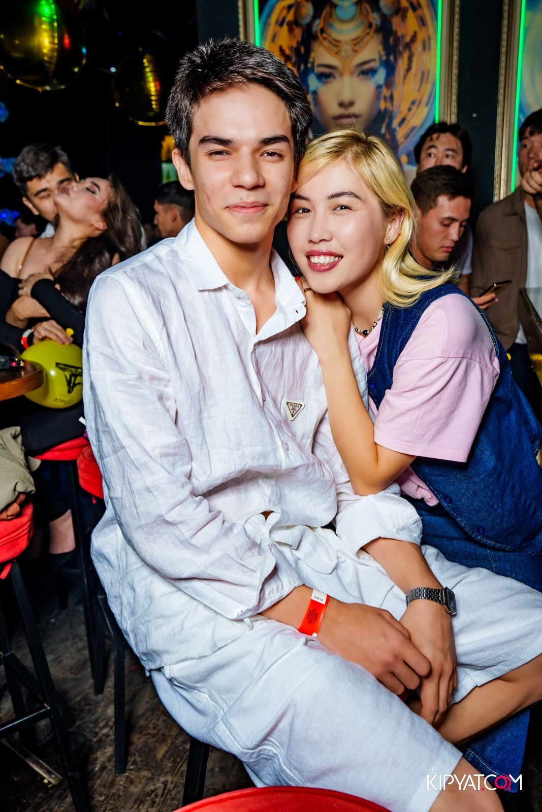 UYAT EMES BAR. КИПЯТКОМ АЛМАТЫ!