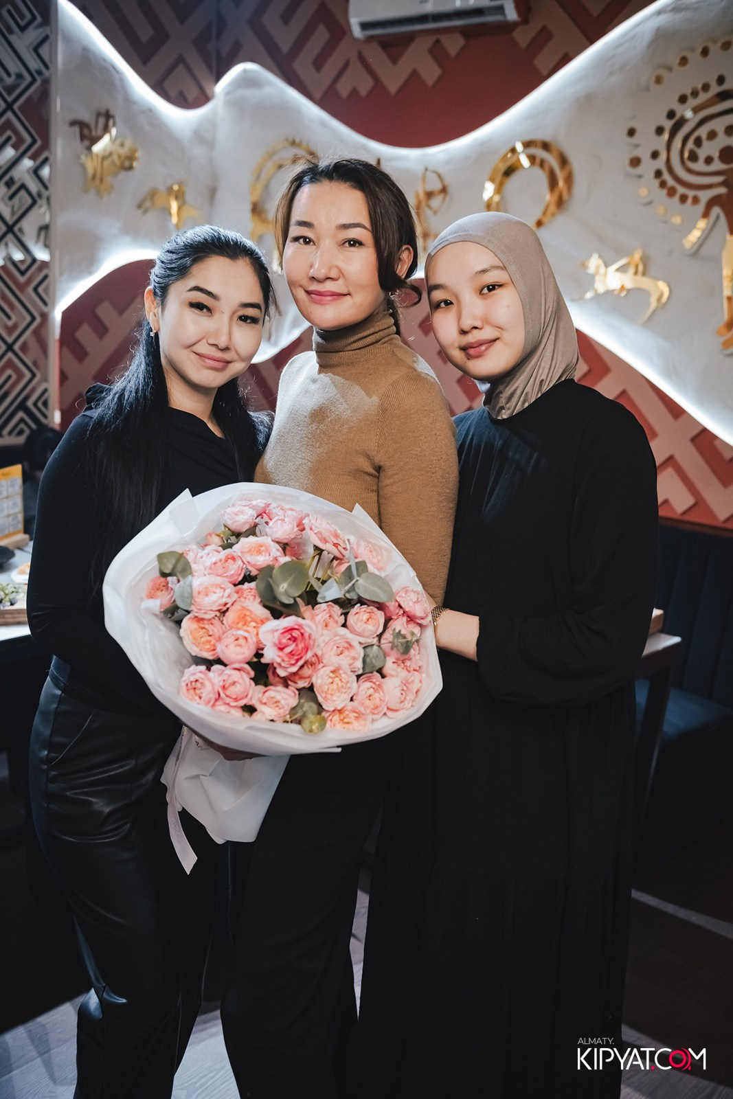 УХО И МЕДВЕДЬ НА ГАГАРИНА. КИПЯТКОМ АЛМАТЫ!