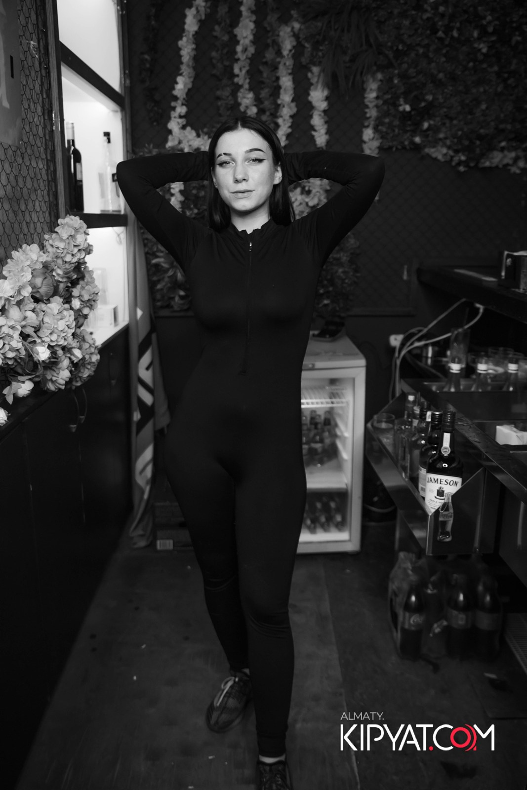 UYAT EMES BAR. КИПЯТКОМ АЛМАТЫ!