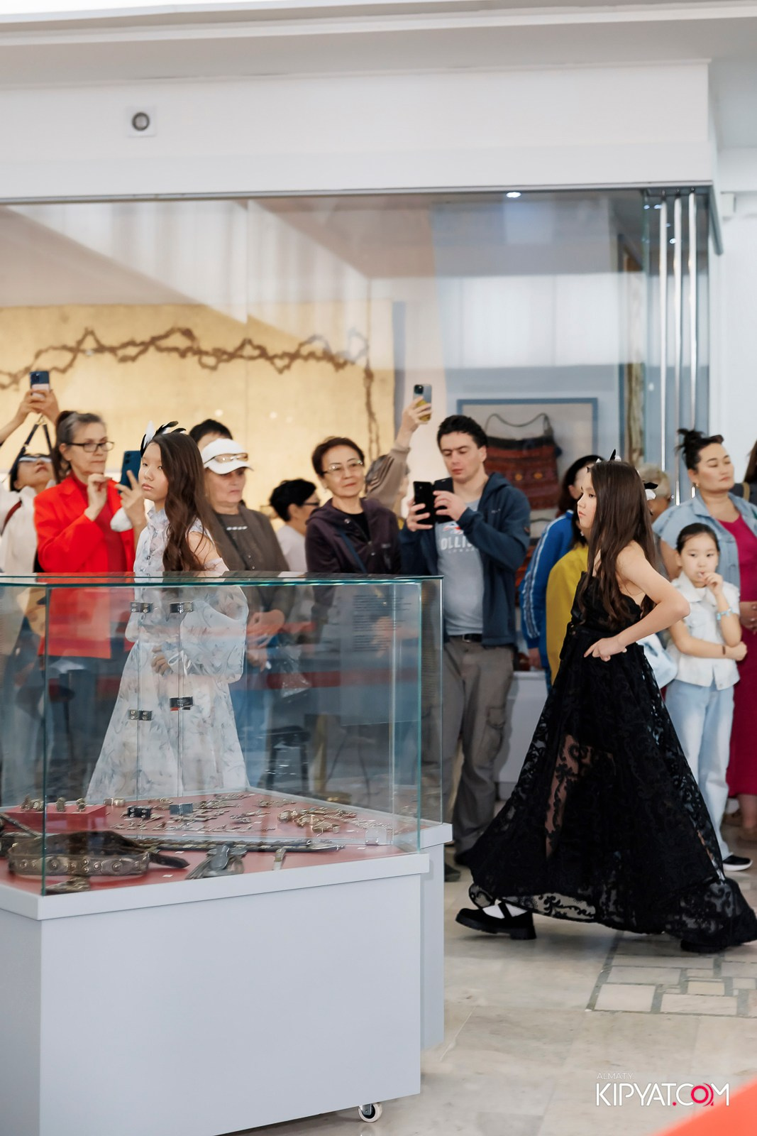 JUNIOR MODELS SHOW. ПЕРФОМАНС НОЧЬ В МУЗЕЕ. КИПЯТКОМ АЛМАТЫ! Фотосъемка мероприятий в Алматы