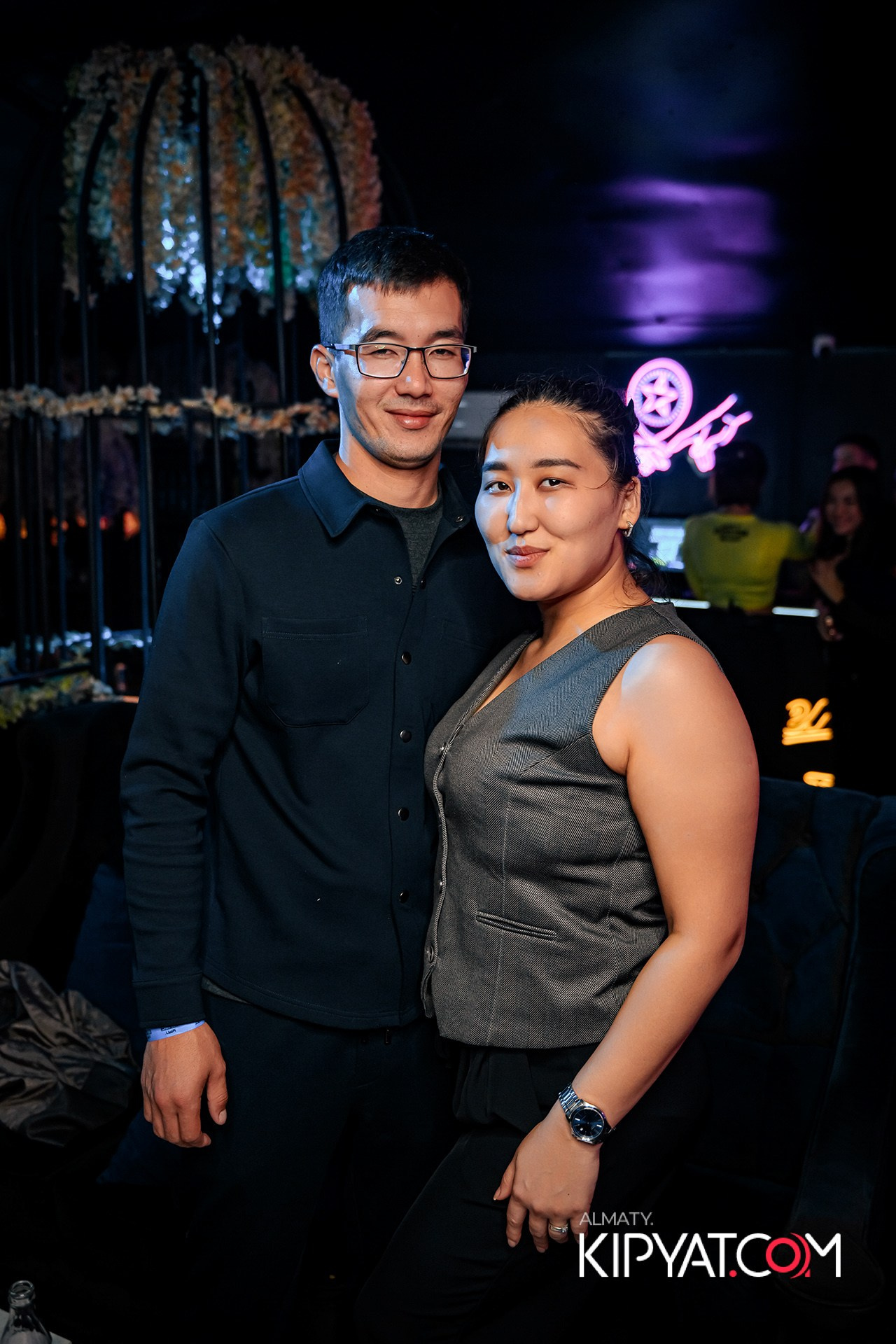 UYAT EMES BAR. КИПЯТКОМ АЛМАТЫ!