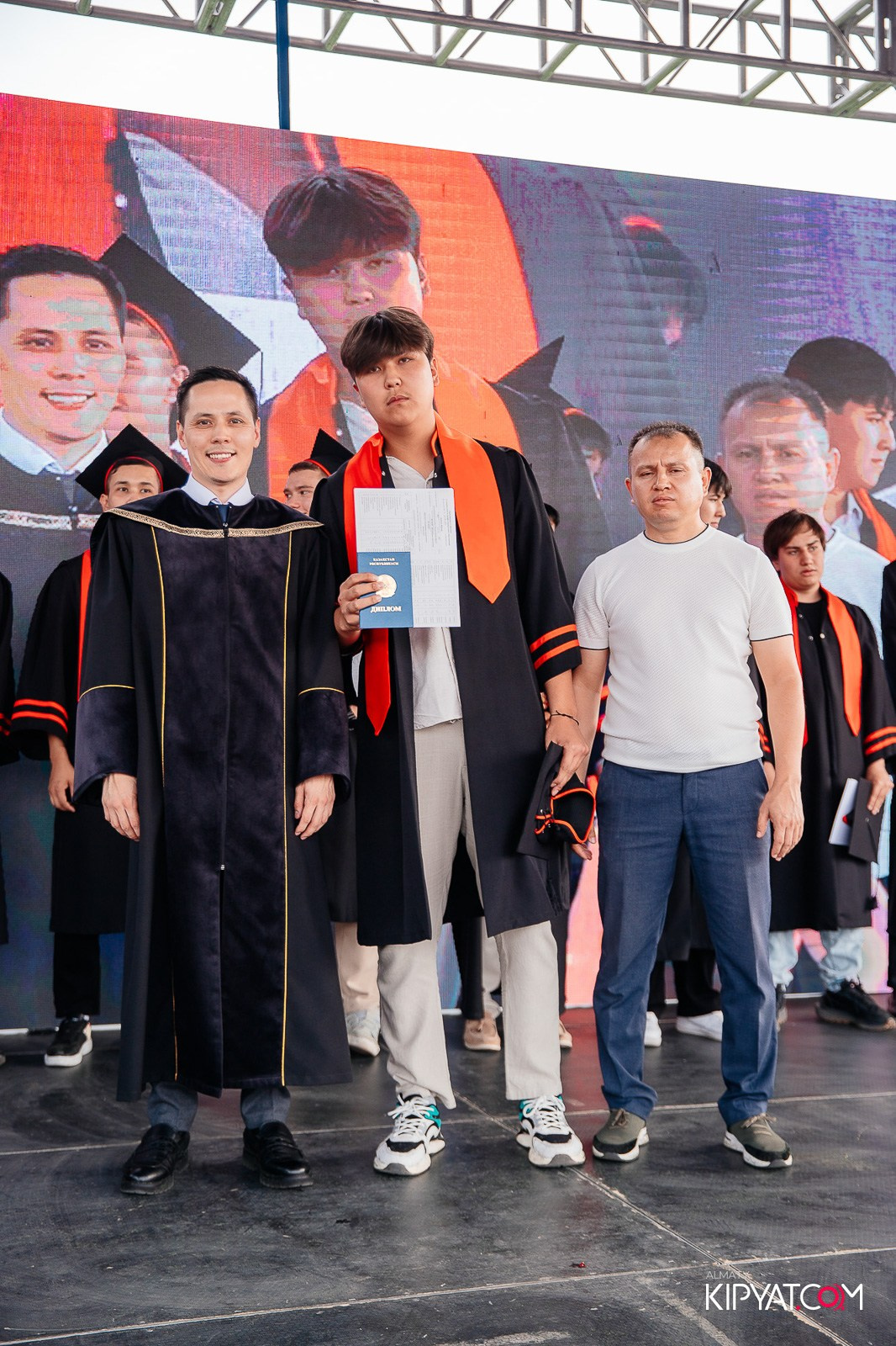 ВРУЧЕНИЕ ДИПЛОМОВ — НАРХОЗ КОЛЛЕДЖ. Part 3. КИПЯТКОМ АЛМАТЫ!