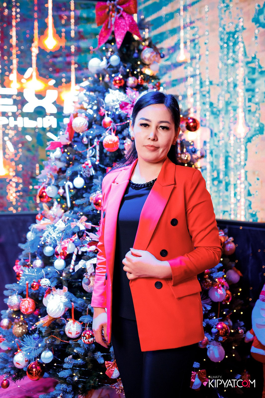 БАР ПАНАЕХАЛИ НА ТОЛЕ БИ. КИПЯТКОМ АЛМАТЫ!