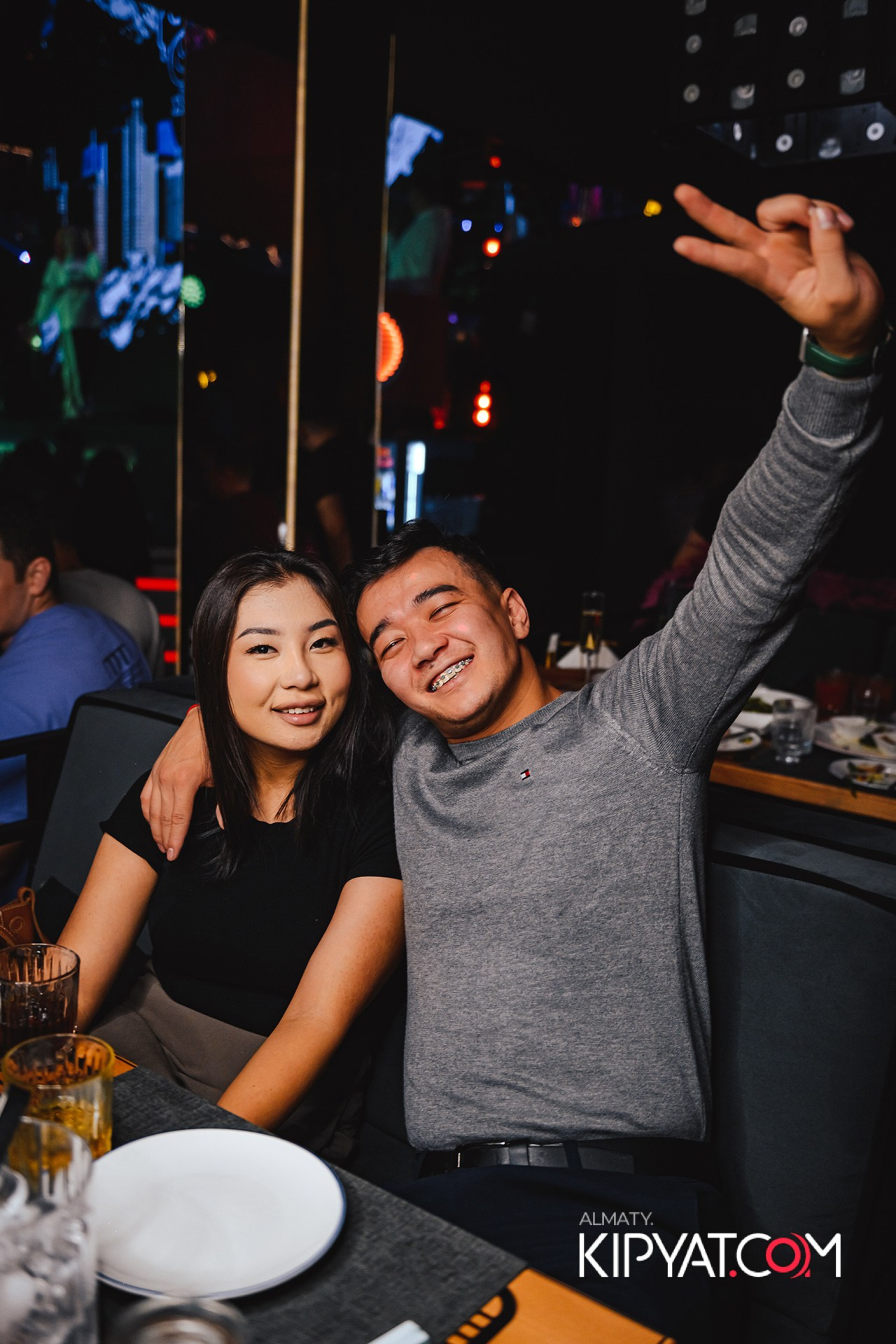 ВЫСТУПЛЕНИЕ ГРУППЫ ВИРУС SANTA BARBARA. КИПЯТКОМ АЛМАТЫ!