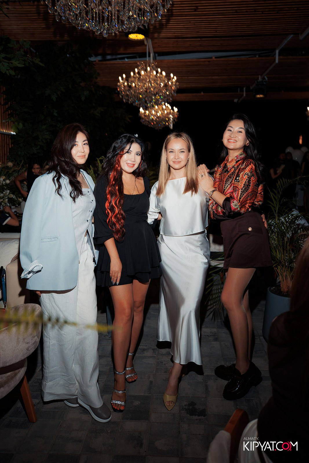 FRIENDS BAR & TERRACE. КИПЯТКОМ АЛМАТЫ!