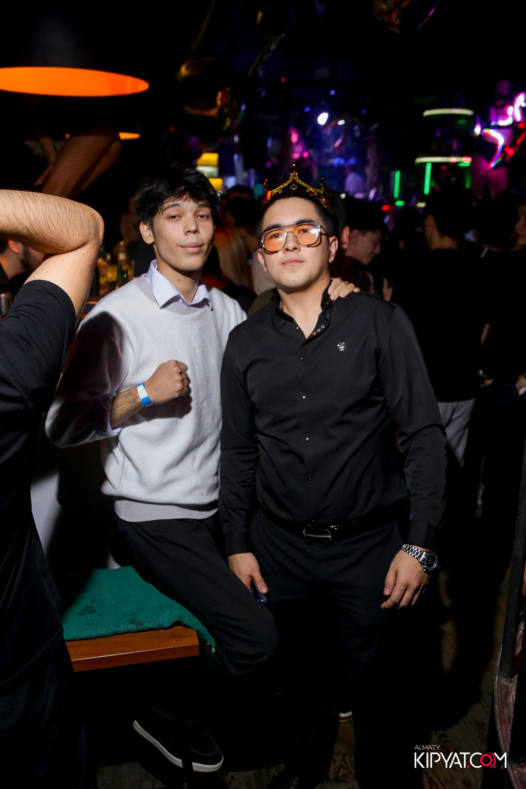 UYAT EMES BAR. КИПЯТКОМ АЛМАТЫ!