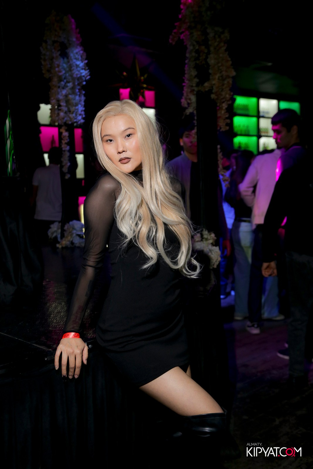 UYAT EMES BAR. КИПЯТКОМ АЛМАТЫ!