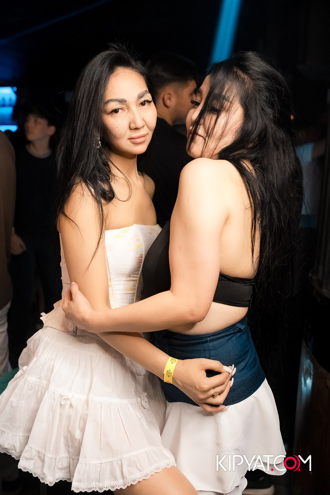 UYAT EMES BAR. КИПЯТКОМ АЛМАТЫ!