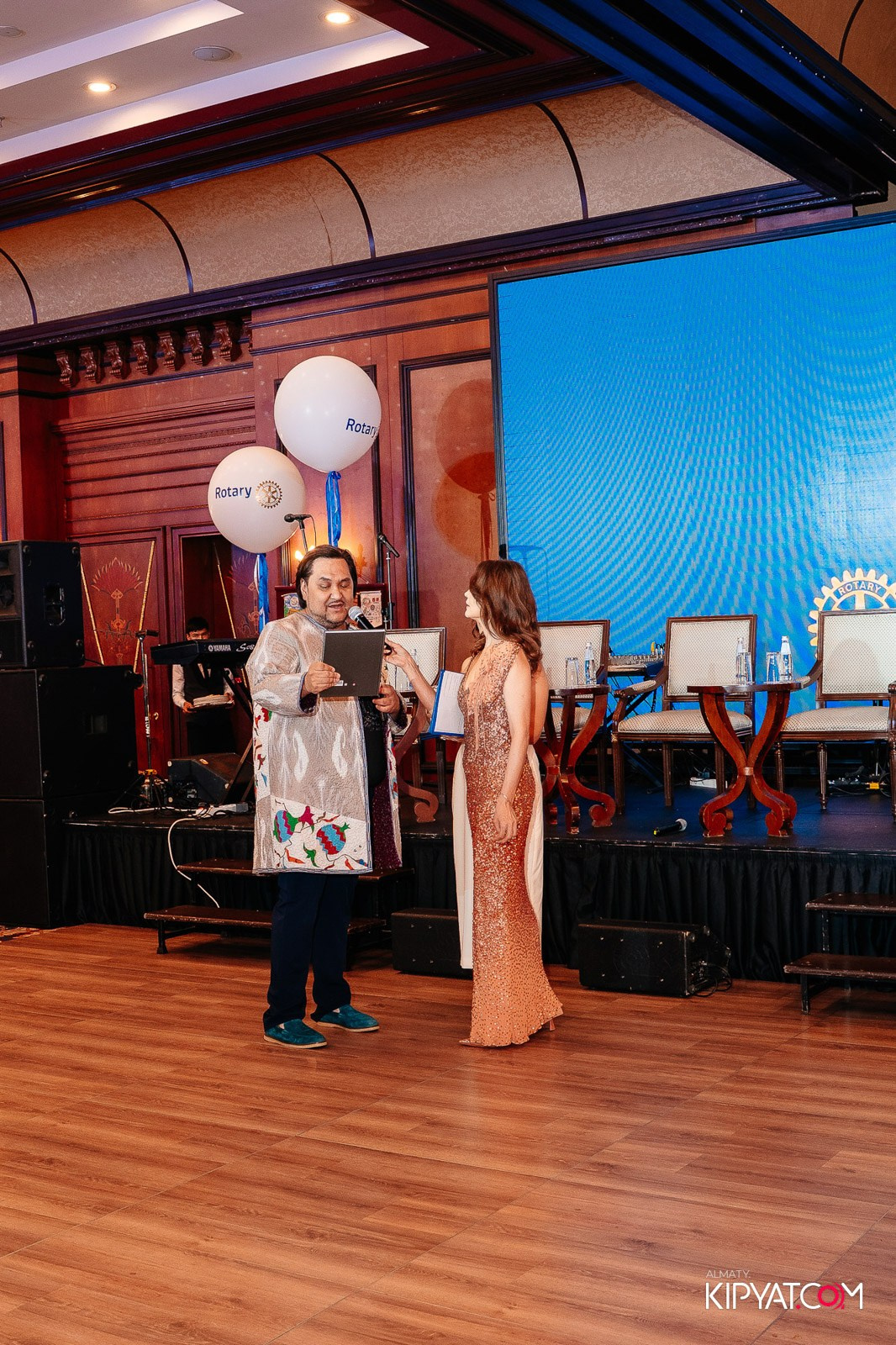 БЛАГОТВОРИТЕЛЬНЫЙ УЖИН В ЧЕСТЬ 30-ЛЕТИЯ ROTARY CLUB OF ALMATY. КИПЯТКОМ АЛМАТЫ!